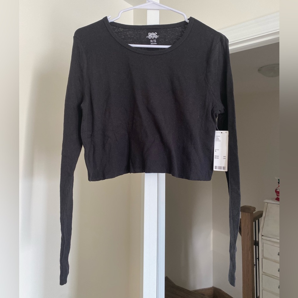 Urban Outfitters BDG XL Cropped Black Long Sleeve Shirt